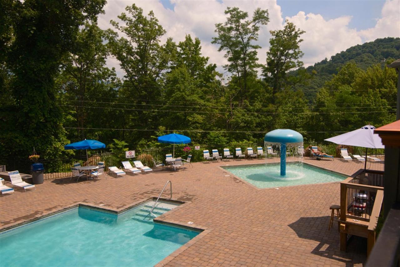 Mountain Springs Chalet Gatlinburg Exterior photo