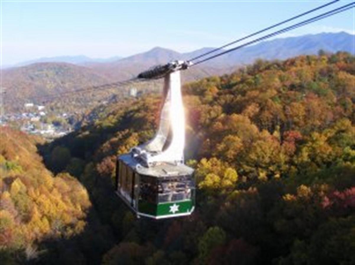 Mountain Springs Chalet Gatlinburg Exterior photo