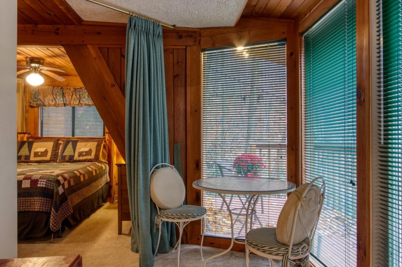 Mountain Springs Chalet Gatlinburg Exterior photo