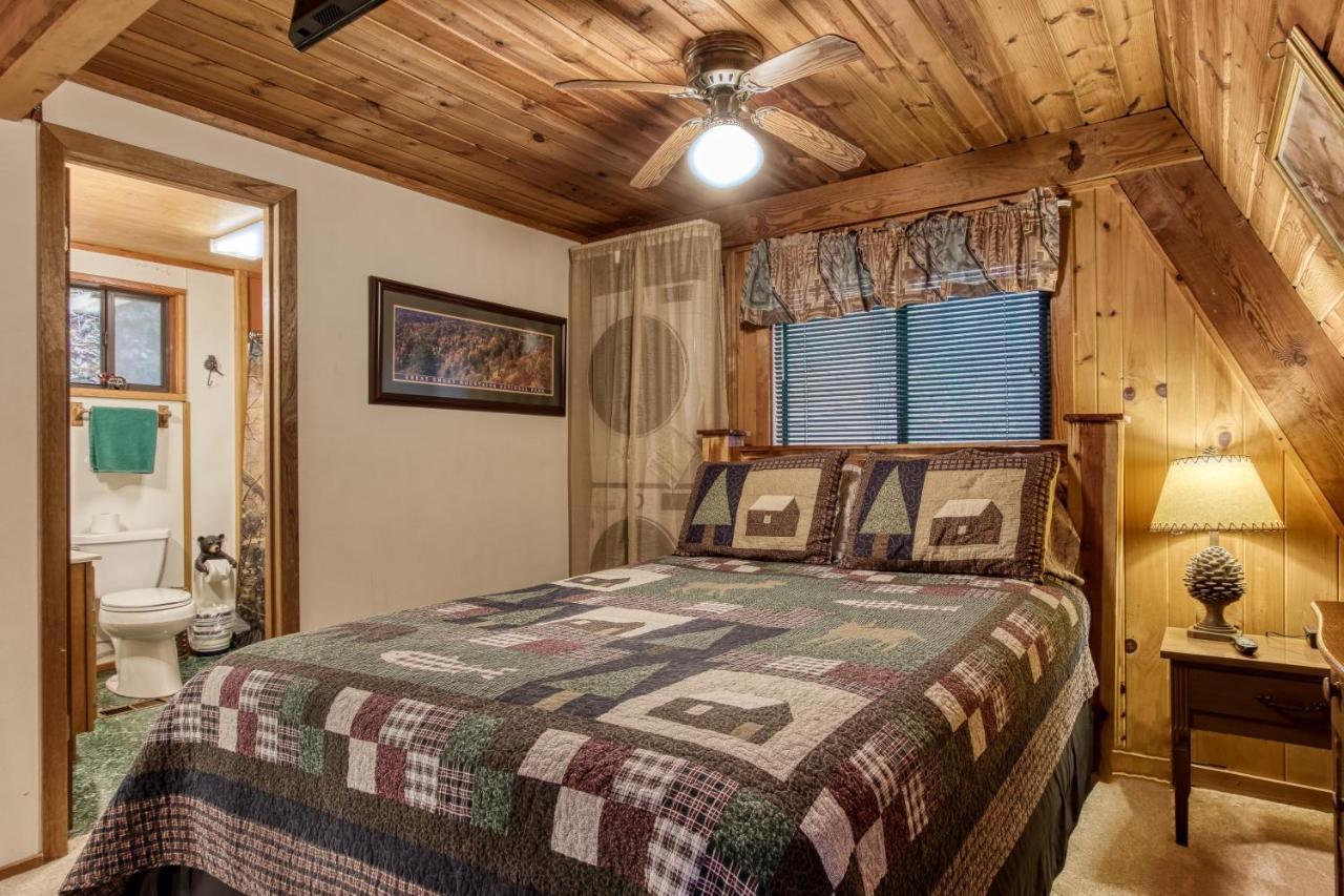 Mountain Springs Chalet Gatlinburg Exterior photo