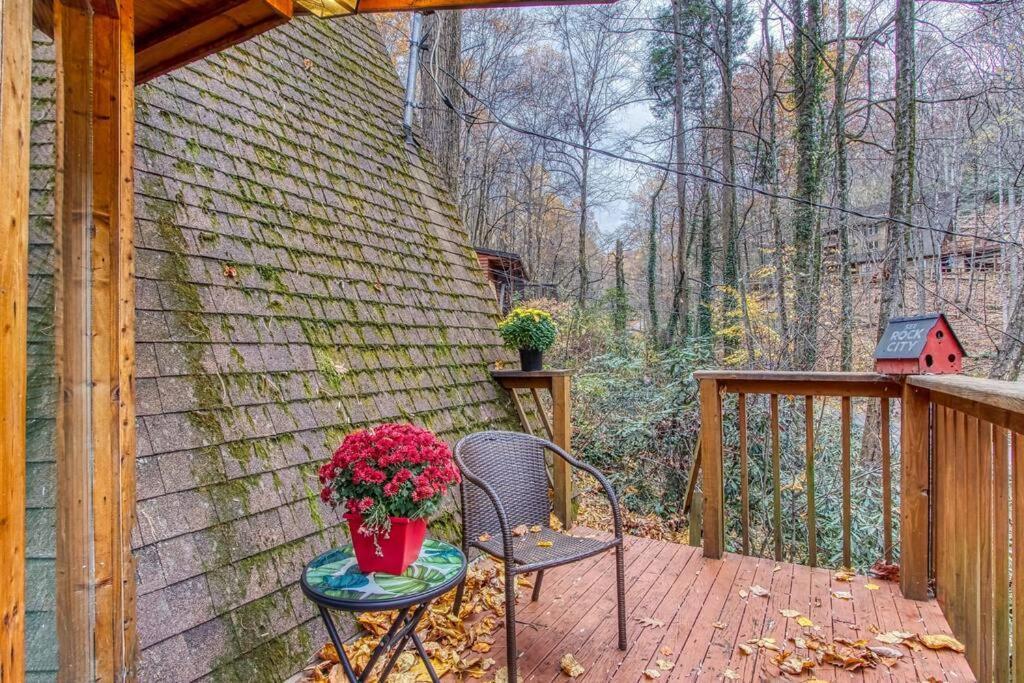 Mountain Springs Chalet Gatlinburg Exterior photo