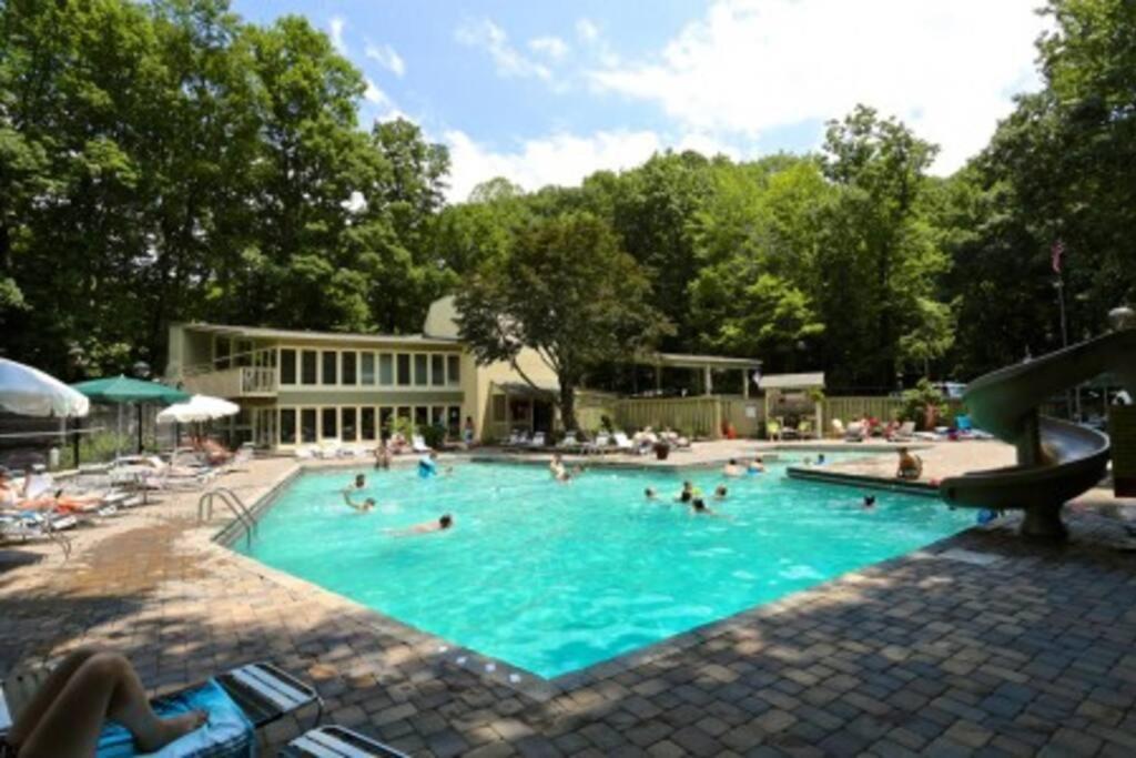 Mountain Springs Chalet Gatlinburg Exterior photo