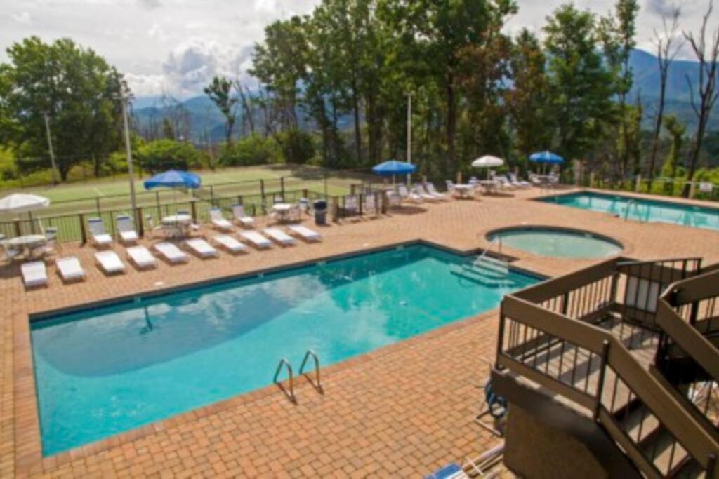 Mountain Springs Chalet Gatlinburg Exterior photo